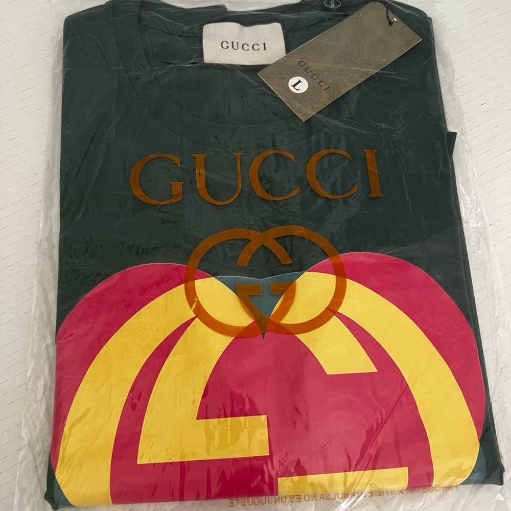 ❌SOLD ❌Not for sale.  Well made beautiful  Emerald green T-shirt - Picture 2 of 6